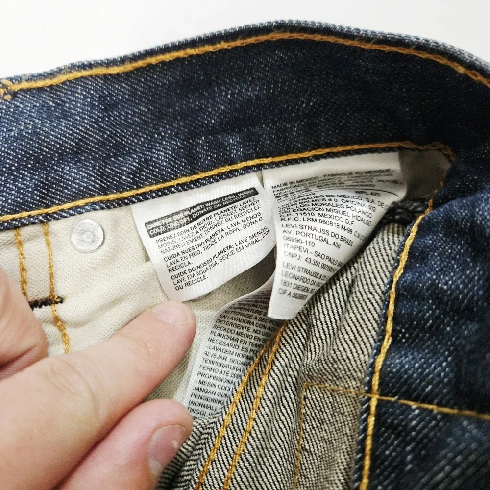 Levis 550 Regular Fit Men's Dark Wash Distressed Jeans Size 36x30‎